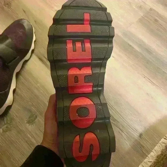 Sorel Kinetic High Top Sneaker in Plum Purple 10.5 - Picture 11 of 12